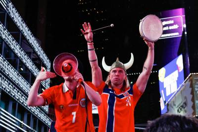 Her tar norske supportere over Times Square – igjen