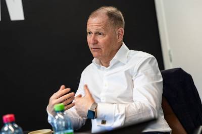 Direktøren er ferdig i Morrow