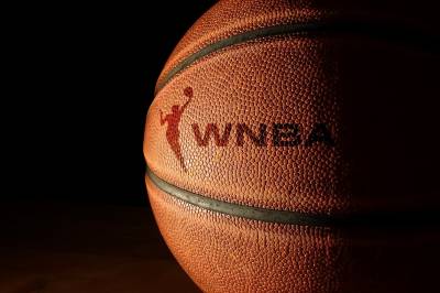Hvordan transdebatten har satt WNBA i brann de siste ukene