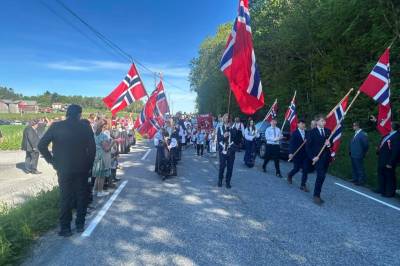 Mange stilte opp i toget på Tysværvåg