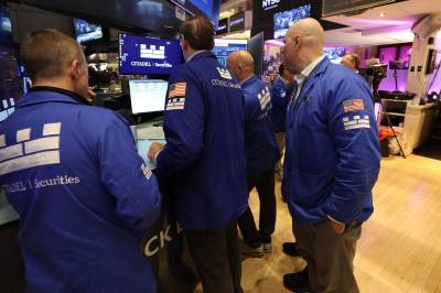 Wall Street faller bredt etter oljehopp og KI-nerver