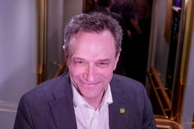 I natt: Lovte landsdekkende månedskort. I dag: Kan ikke love at det skjer.