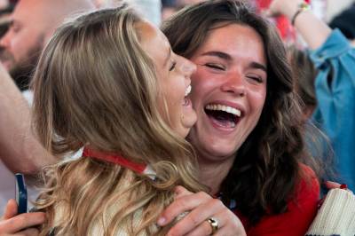 Folkefest på Ullevaal i natt: – Som et diskotek i 8. klasse