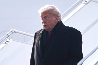 Med i bagasjen til Davos har han sitt eget fredsråd. Men hvem sjekker inn – og ut?