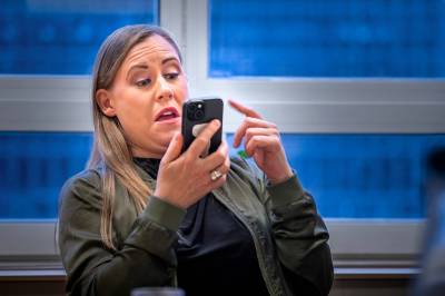 Mammaer og politikar-toppar: Skal bli betre skrollemodellar