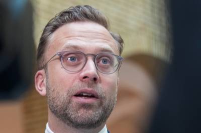 Borgerlig skattefeide: Høyre irettesetter Frp etter skatteutspill