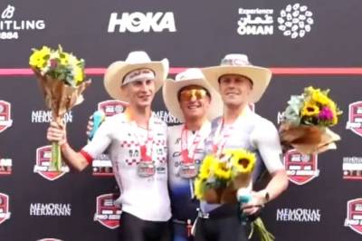 Se jubelscenene: Spruter champagne