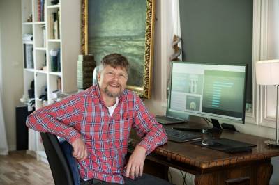 Christopher (50) sa opp jobben – knuser Oslo Børs: Slik plukker han de beste innsideaksjene