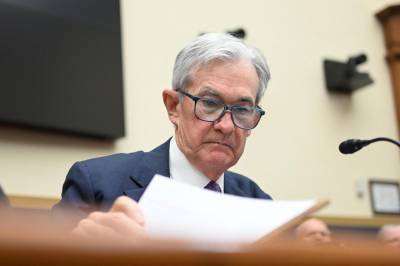 Trump-støttespillere raser mot Fed-sjefen etter milliard-oppussing