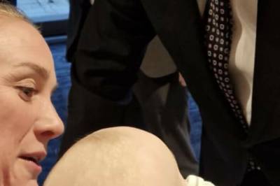 Tok med baby på kongemøte