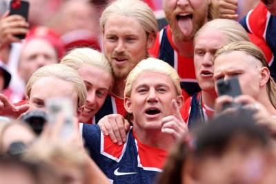 Superstjernen dukket opp som Haaland: - Sinnssvakt