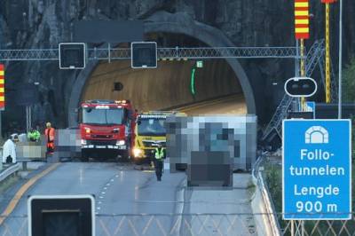 Lastebil veltet etter kollisjon på E6 – stengt begge retninger