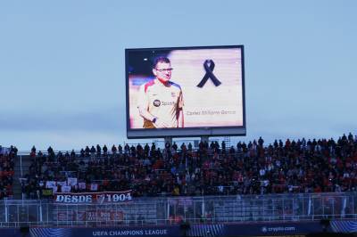 Fikk vite om dødsfallet på TV: Enken snakker ut