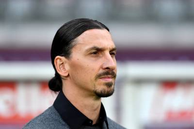 Zlatan Ibrahimovic måtte eskorteres vekk fra rasende fans