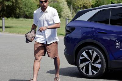 Platini med advarsel: Ber Mbappe holde munn under VM
