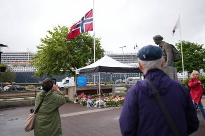Turistar i Ålesund om kongen