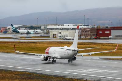 Passasjerene ble sittende i flyet i timevis