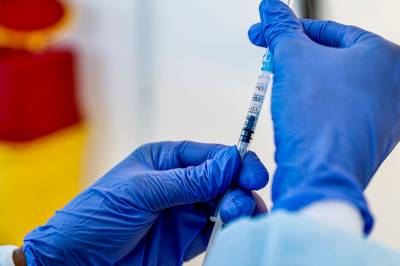 Hvorfor er det bare dem med god råd som skal ta helvetesildvaksinen?