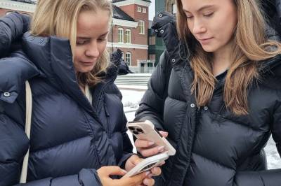 Jenter og gutter lever ulike digitale liv, ifølge forskere