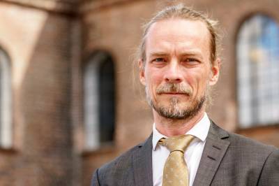 Fikk begrenset autorisasjon – nå har Peder Kjøs fått ny jobb