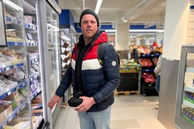 – Vi bombarderes jo av reklame