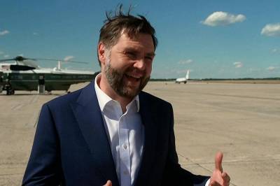 Vance til Sveits for «et par dager med samtaler»: – Høna og egget-problem