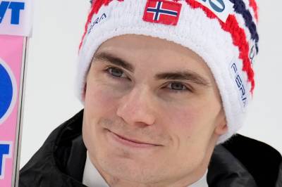 Preget Lindvik tok sølv i skiflygnings-VM: – Noe av det største