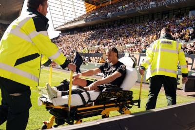 Skår i gleden da Tottenham vant – Simons ut på båre