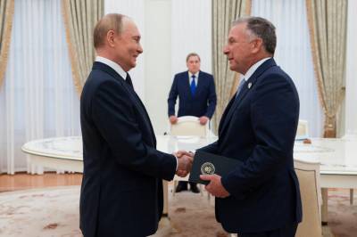 Hvem sladret? Og hvorfor?