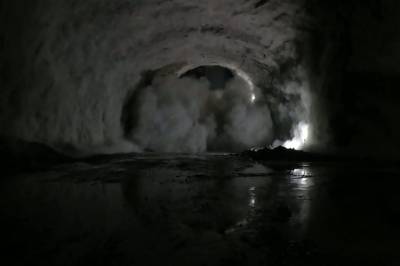 Se video: Her sprenges siste salve for luftetunnelen på 211 meter i Rogfast