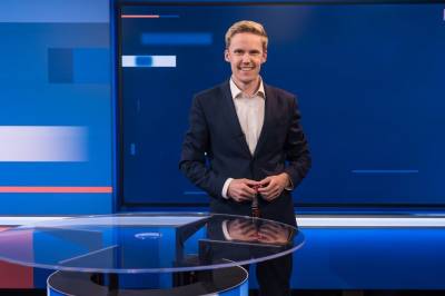 Rekruttene drilles før kong Haralds gravferd. Se mer i TV-sendinga