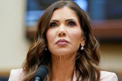 Vil etterforske Noem: - Hun løy!