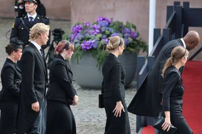 Durek Verret, Høiby, og barna til prinsessse Märtha Louise i kirken