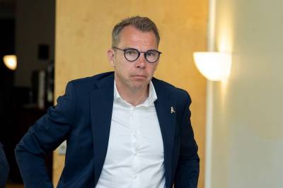 Dette skjer gang på gang når selskapene får for mye penger