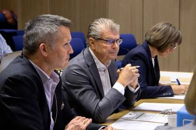 Må lande tøft helsebudsjett – følg møtet her