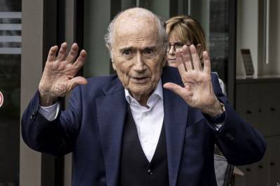 Sepp Blatter oppfordrer fotballfans til å droppe VM i USA: 