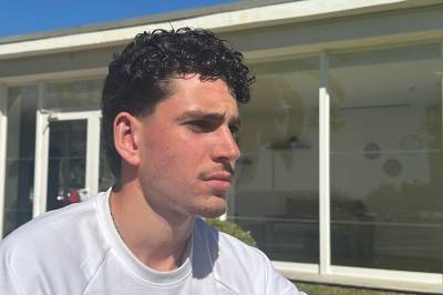 Plutselig kom fremmede bort til Daniel: – Det var ubehagelig