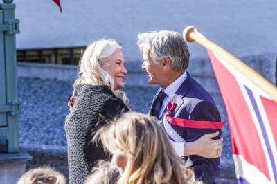 Familien taus om Mette-Marit