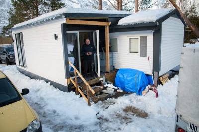 (+) Tyske Bernd fant sitt nye liv i en husvogn i Romsdalen