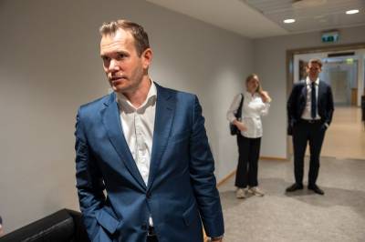 Tapte 230 millioner: Nå går de etter tidli­gere venner