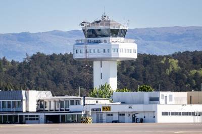 Reiseplaner? Slik påvirker Iran-krigen flyselskapenes tilbud og priser.