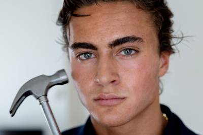 Ravn (19) knuser bein for skjønnhet: – Målet er å maksimere mitt genetiske potensial