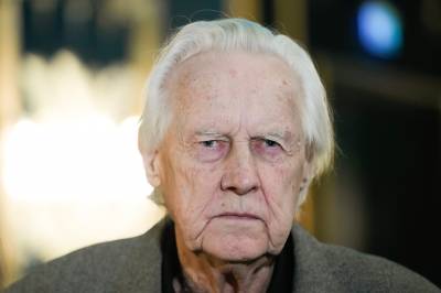 Skuespiller Sverre Anker Ousdal bisettes i Oslo Domkirke