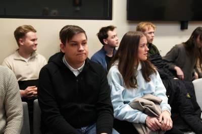 Pilotdrømmen ble et mareritt: Krever 50 millioner etter konkurs