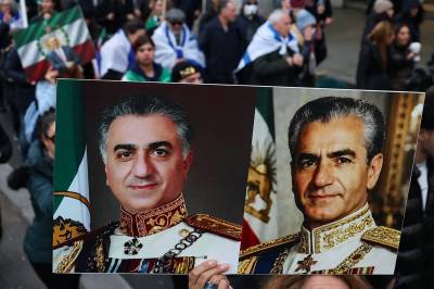 Irans fremtid formes av falske kontoer