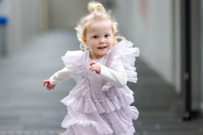 Allerede da Nathalie (2) lå i magen visste foreldrene at noe var galt: – Vært ganske vondt