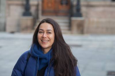 Maria skal lage skrekkfilm i Bergen. Fikk full pott.