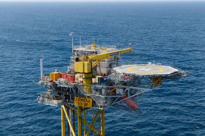 Selger aksjer i Aker BP for 1,35 milliarder kroner