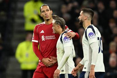 Rødt kort i storkampen mellom Tottenham og Liverpool: – Rar situasjon