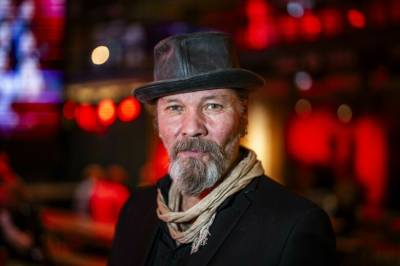 Skuespiller Stig Henrik Hoff: – Hele bransjen ligger med brukket rygg